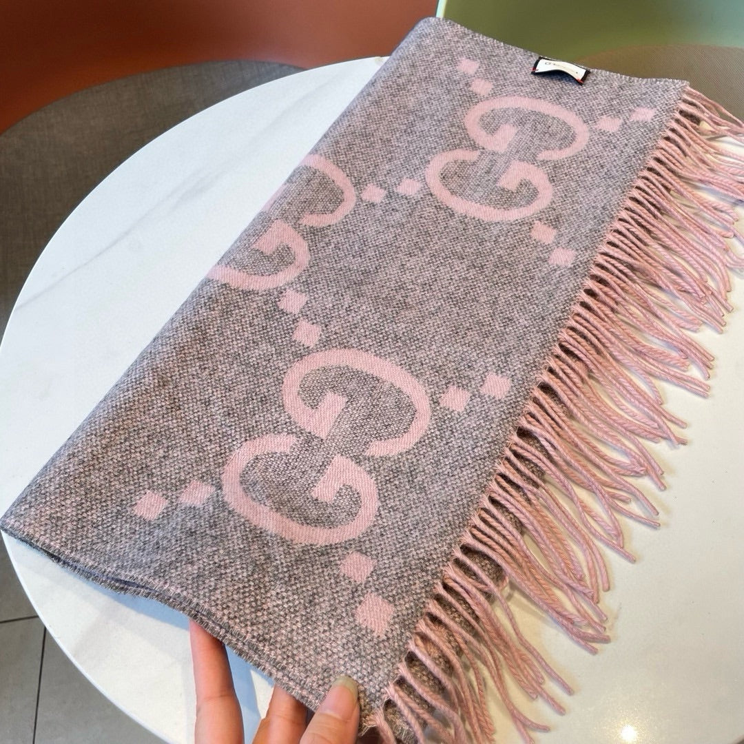 GUCCI JACQUARD PATTERN KNIT SCARF 195 CM WITH TASSELS HARBOR GRAY MIX LIGHT PINK 403748