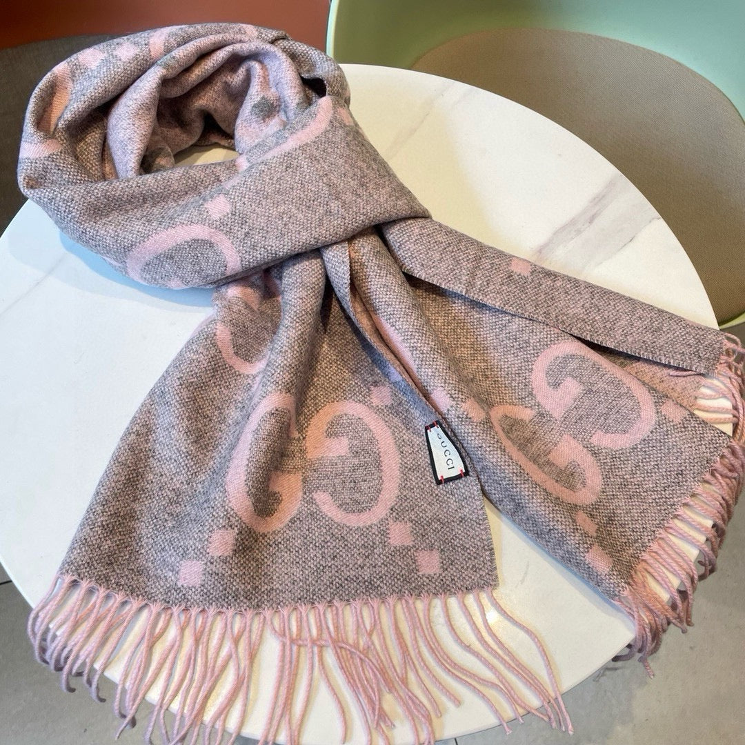 GUCCI JACQUARD PATTERN KNIT SCARF 195 CM WITH TASSELS HARBOR GRAY MIX LIGHT PINK 403748