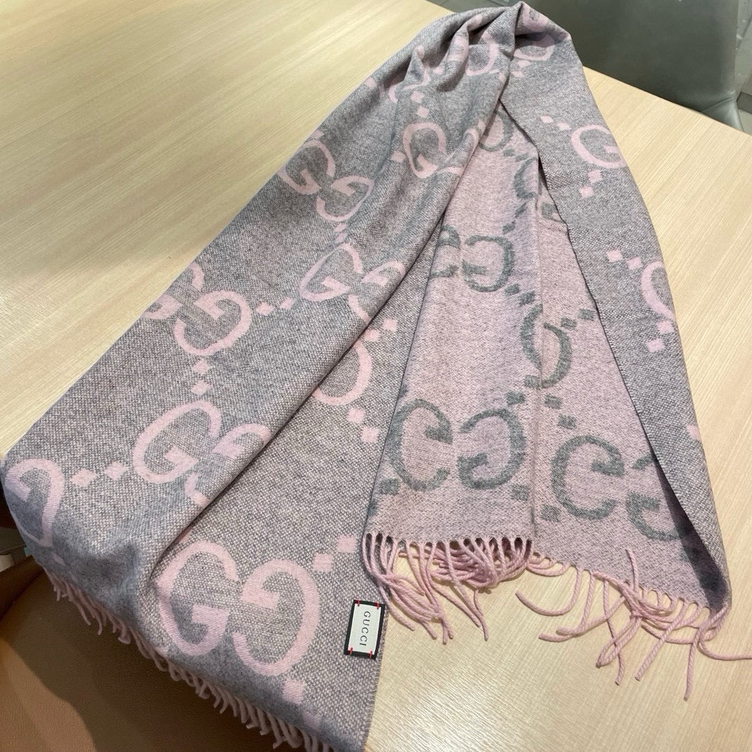 GUCCI JACQUARD PATTERN KNIT SCARF 195 CM WITH TASSELS HARBOR GRAY MIX LIGHT PINK 403748