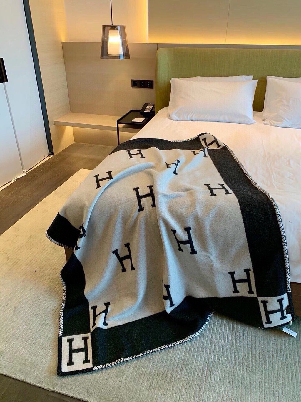 HERMES TIGRE BAYADERE BLANAVALON III THROW BLANKET IN BLACK CASERE 407142