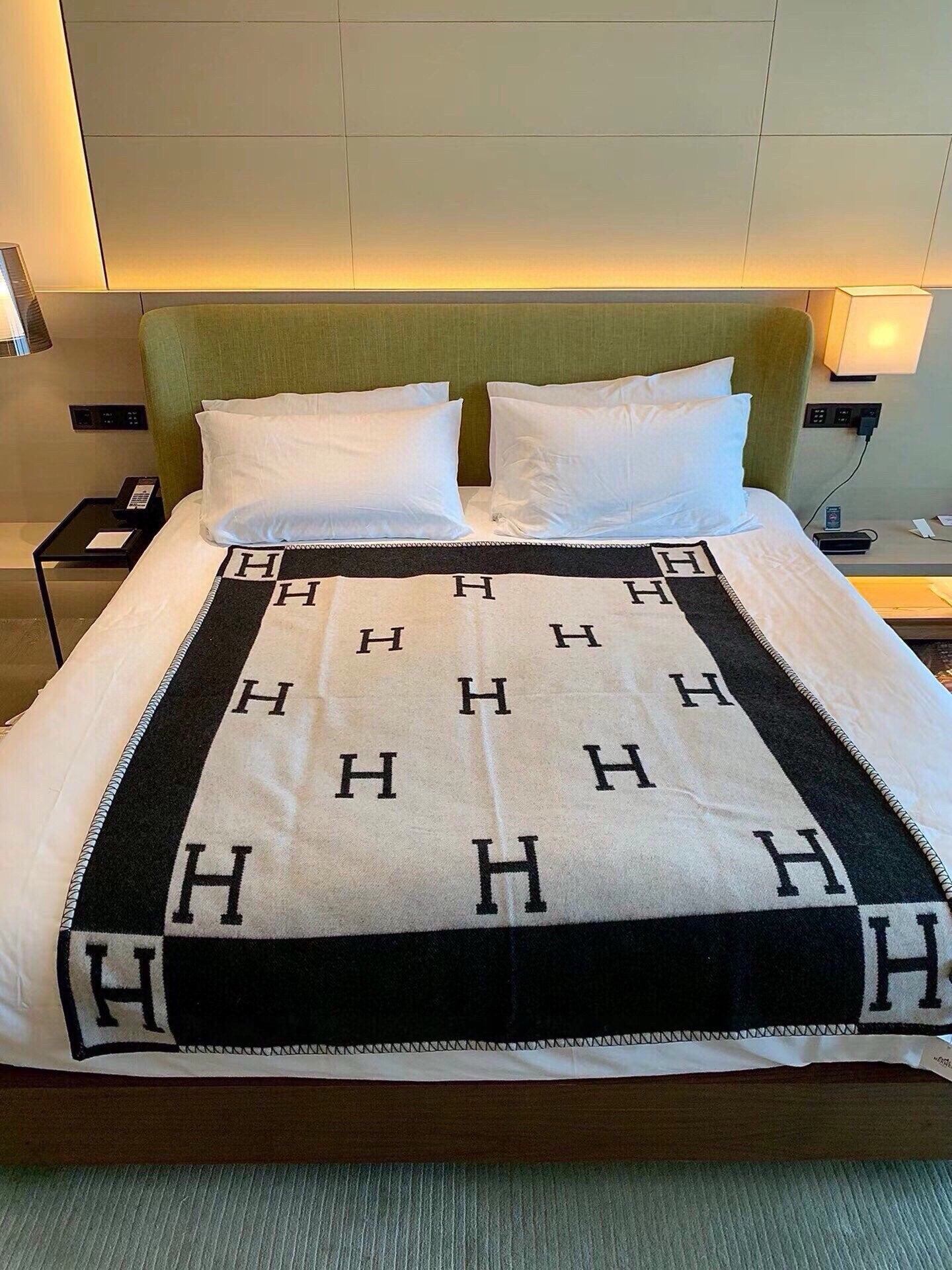 HERMES TIGRE BAYADERE BLANAVALON III THROW BLANKET IN BLACK CASERE 407142