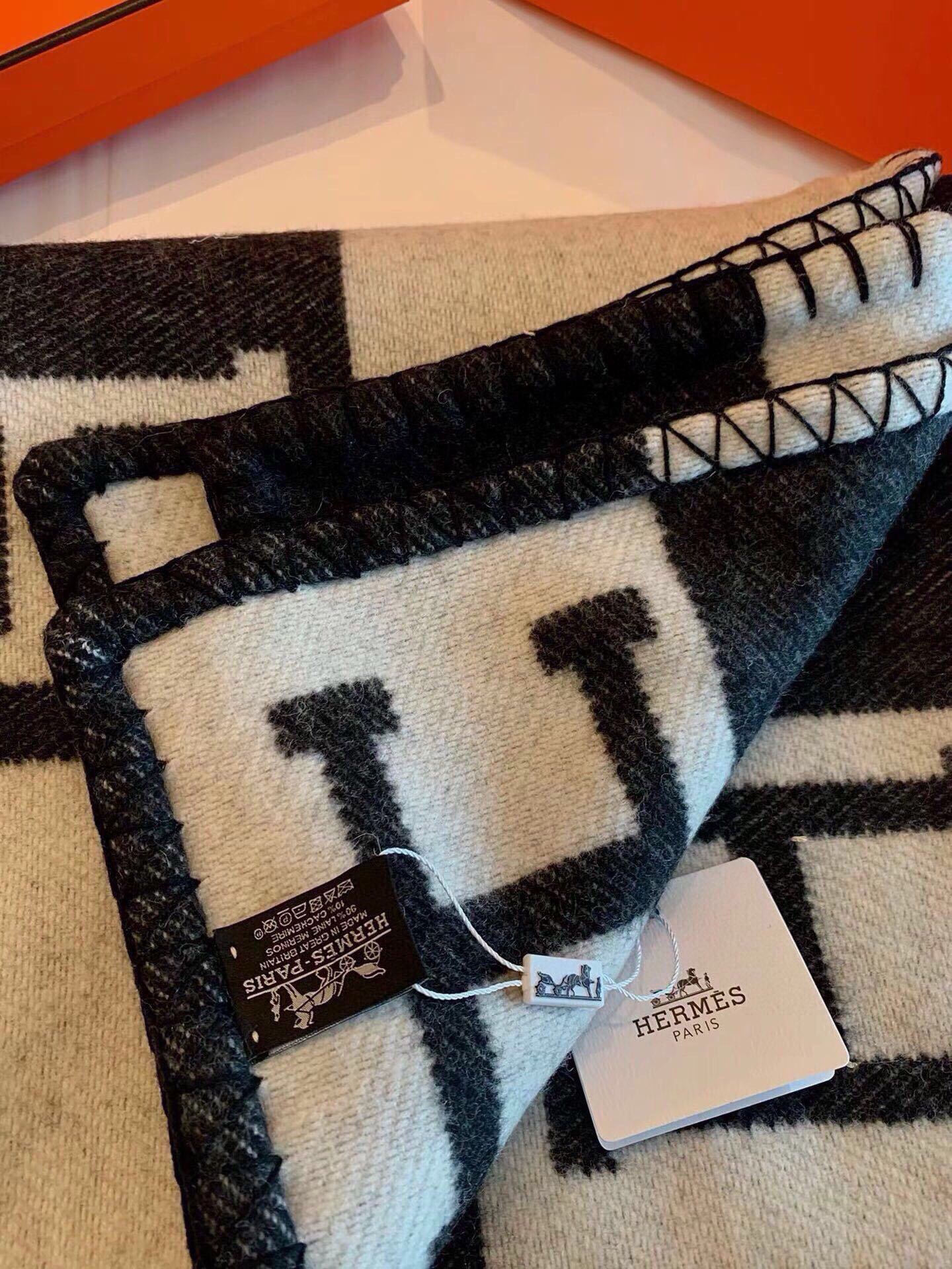 HERMES TIGRE BAYADERE BLANAVALON III THROW BLANKET IN BLACK CASERE 407142