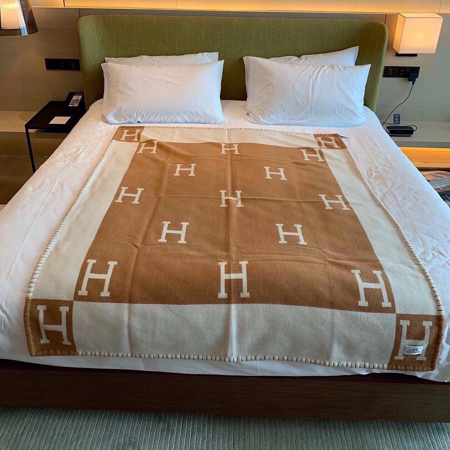 HERMES TIGRE BAYADERE BLANAVALON III THROW BLANKET IN CAMEL BROWN CASERE 407143