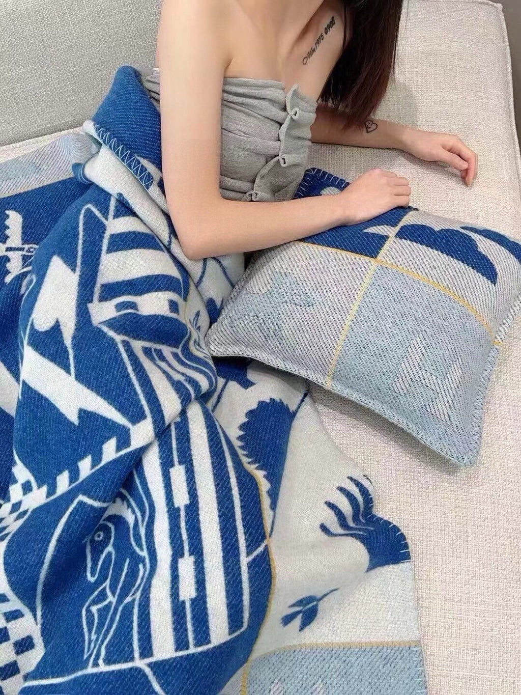 HERMES AVALON EPOPEE BLANKET 140 CM IN COBALT BLUE WOOL AND CASERE 415188