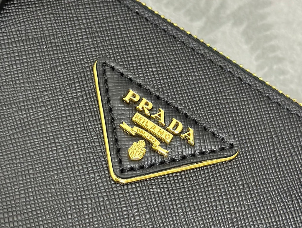 PRADA 25S GALLERIA LARGE BAG 28 IN BLACK CALFSKIN GOLD HARDWRE