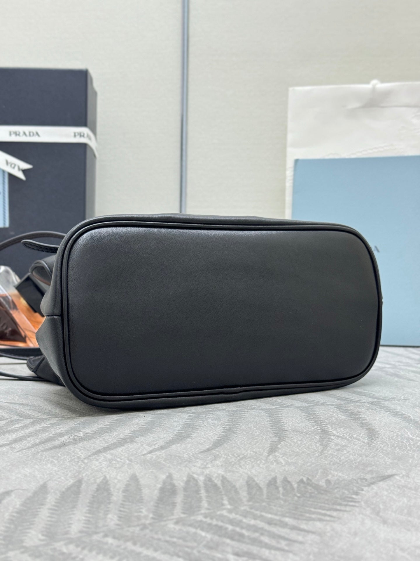 PRADA 25S SMALL BAG 25 IN BLACK CALFSKIN GOLD HARDWRE