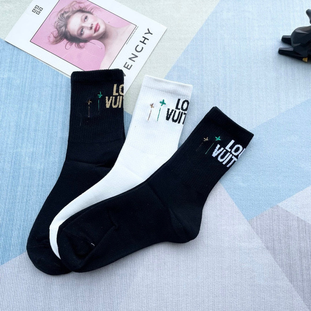 LOUIS VUITTON CREW SOCKS 212330 (1 BOX)