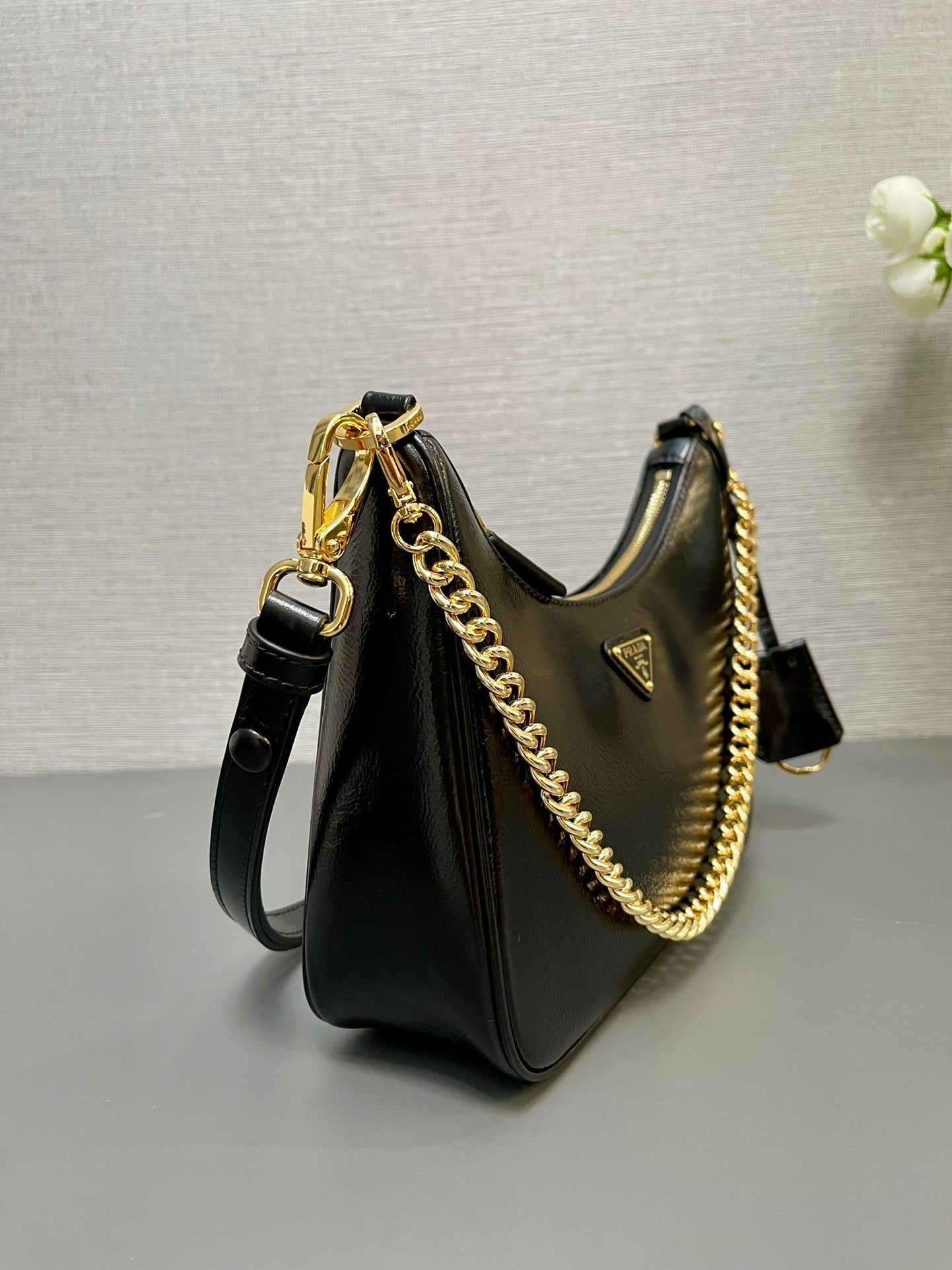 PRADA HOBO BAG 23 IN BLACK PATENT NAPPA LAMBSKIN GOLD HARDWARE