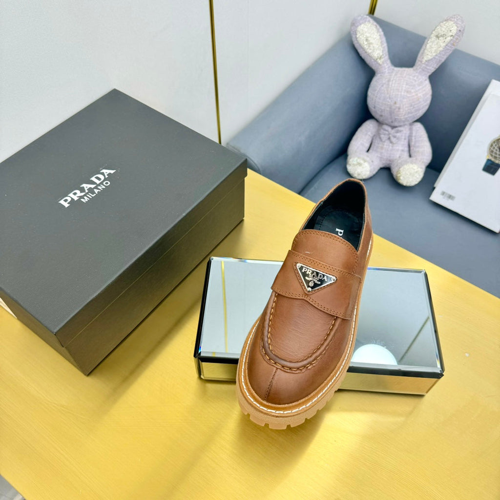 PRADA LOAFER WITH TRIANGLE LOGO IN COGNAC CALFSKIN