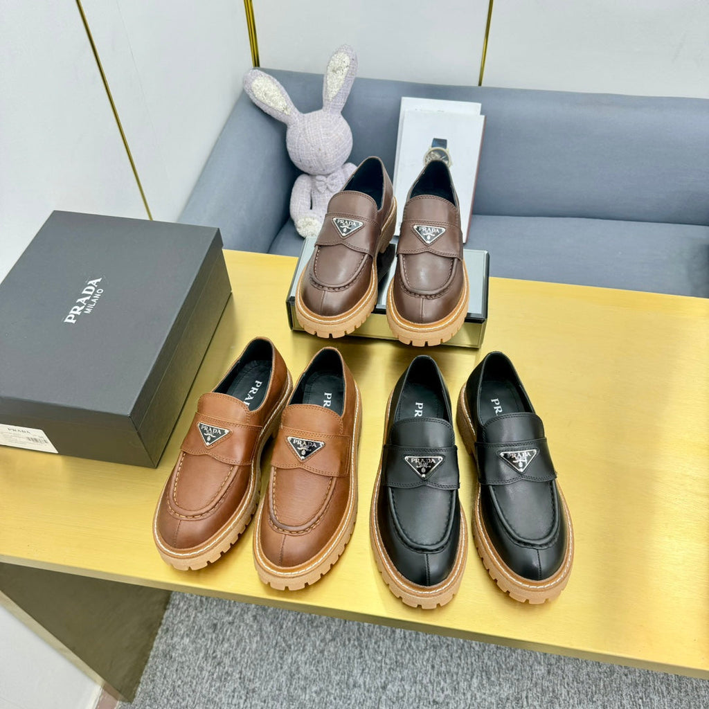 PRADA LOAFER WITH TRIANGLE LOGO IN COGNAC CALFSKIN