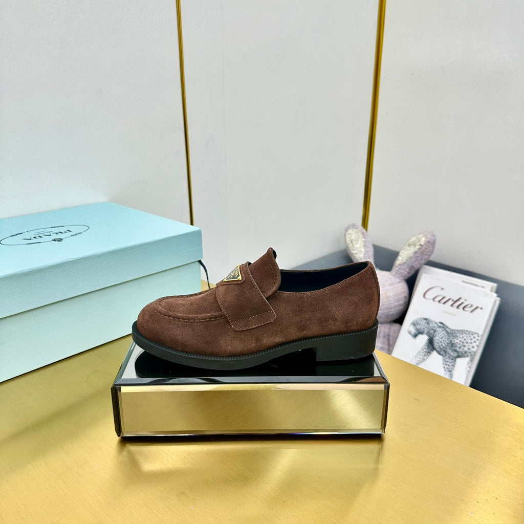 PRADA LOAFERS ATTACHED TRIANGLE LOGO IN WALNUT BROWN SUEDE