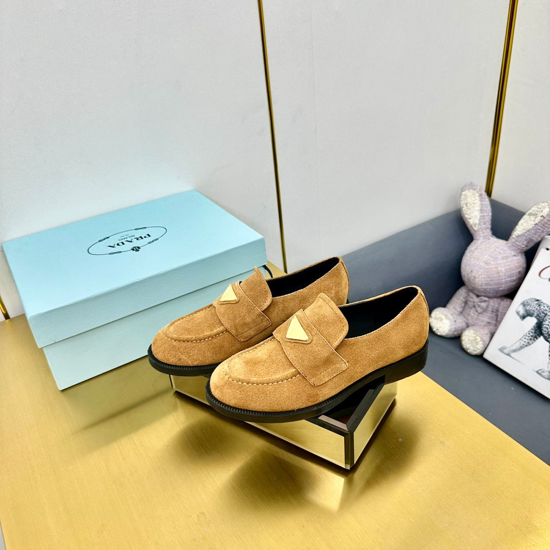 PRADA LOAFERS ATTACHED TRIANGLE LOGO IN PEANUT BROWN SUEDE