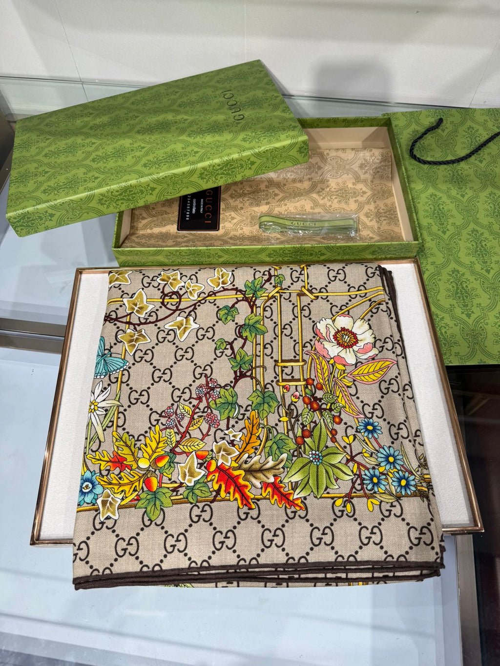 GUCCI 25S SCARF 140 IN CASHMERE 636341