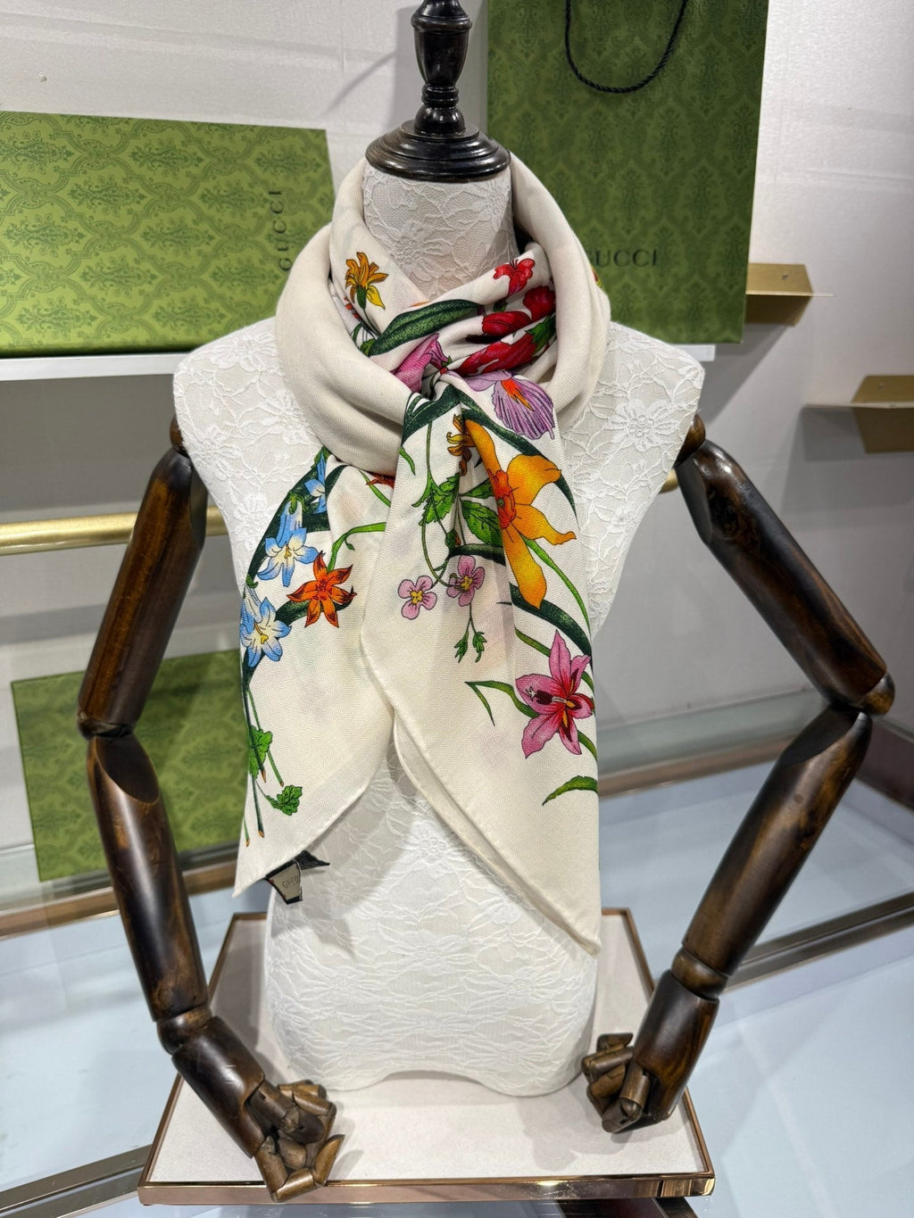 GUCCI 25S SCARF 140 IN CASHMERE 636340