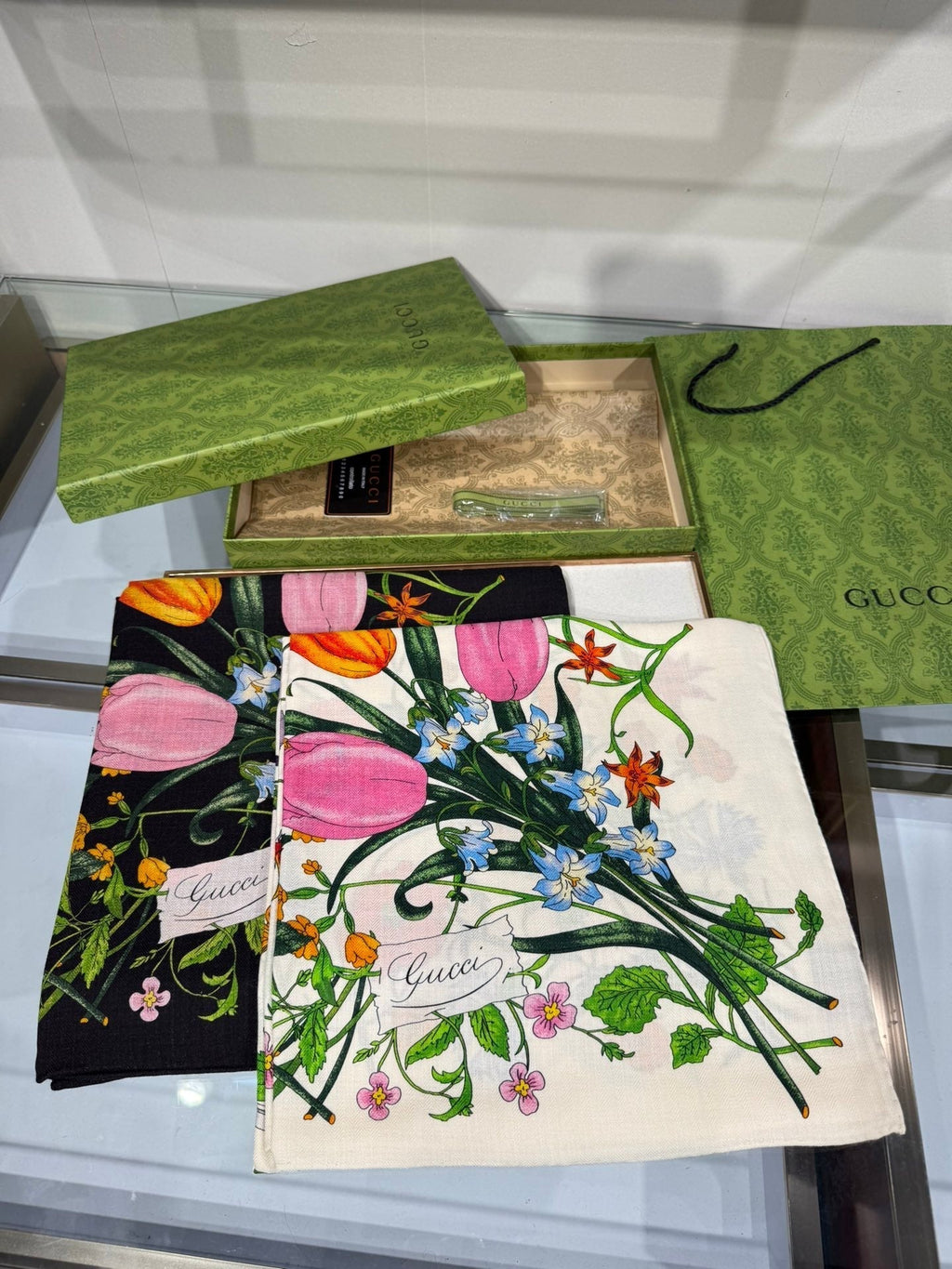 GUCCI 25S SCARF 140 IN CASHMERE 636339