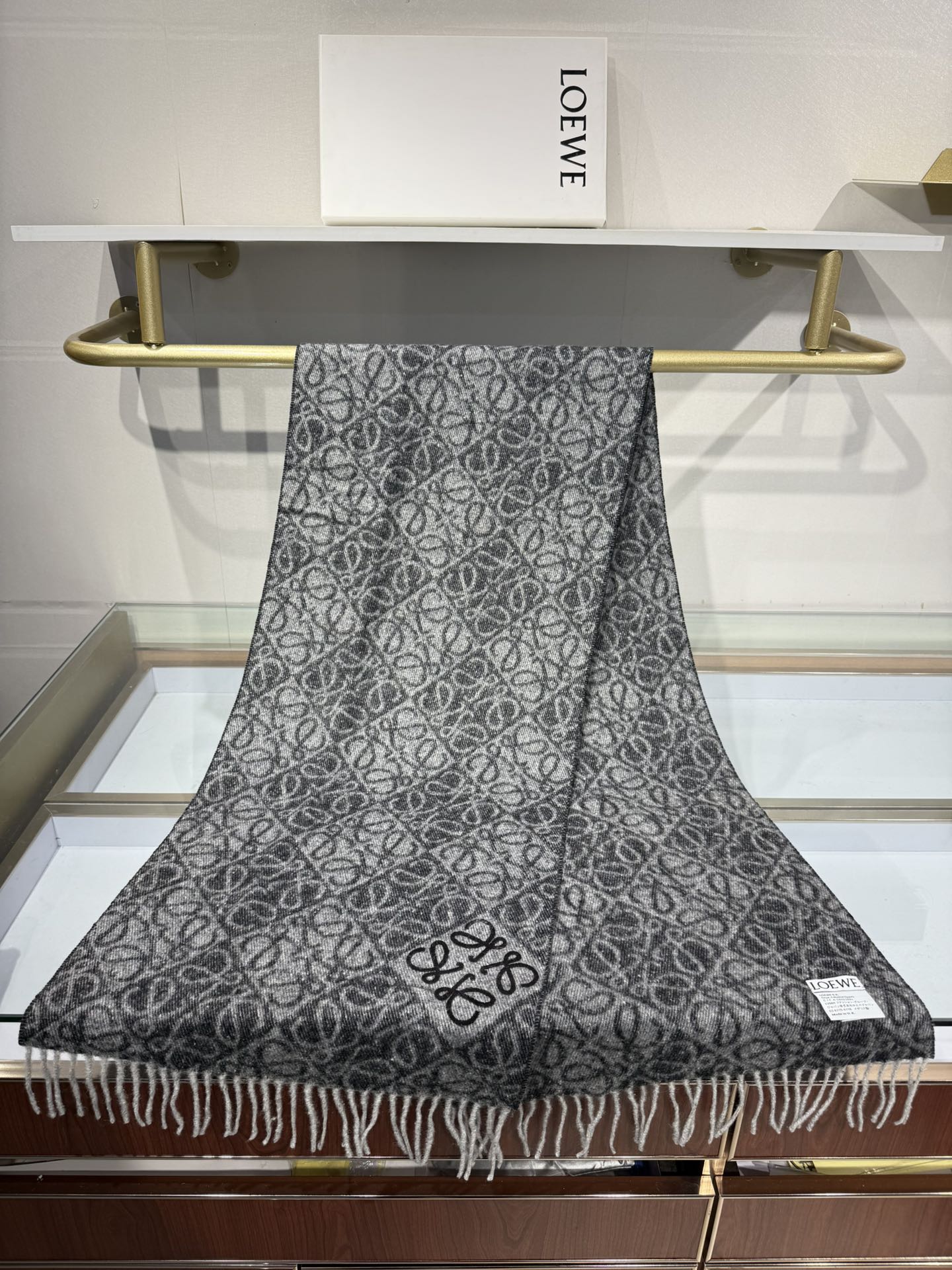 LOEWE 25S SCARF 180 IN CASHMERE WOOL 706573