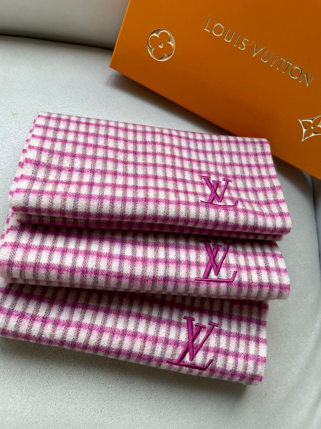 LOUIS VUITTON PLAID EMBROIDERY SCARF 180 CM IN BRIGHT PINK CASHMERE 399964