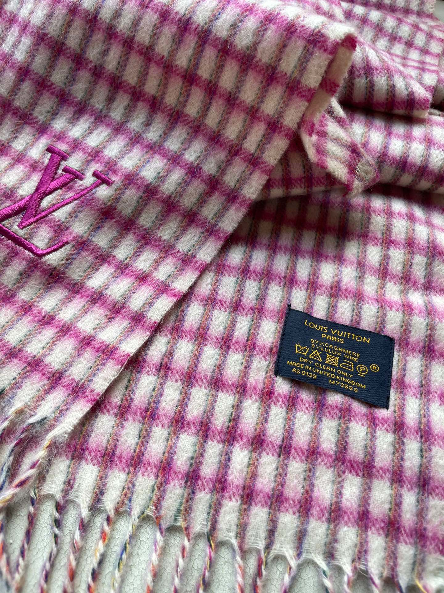LOUIS VUITTON PLAID EMBROIDERY SCARF 180 CM IN BRIGHT PINK CASHMERE 399964