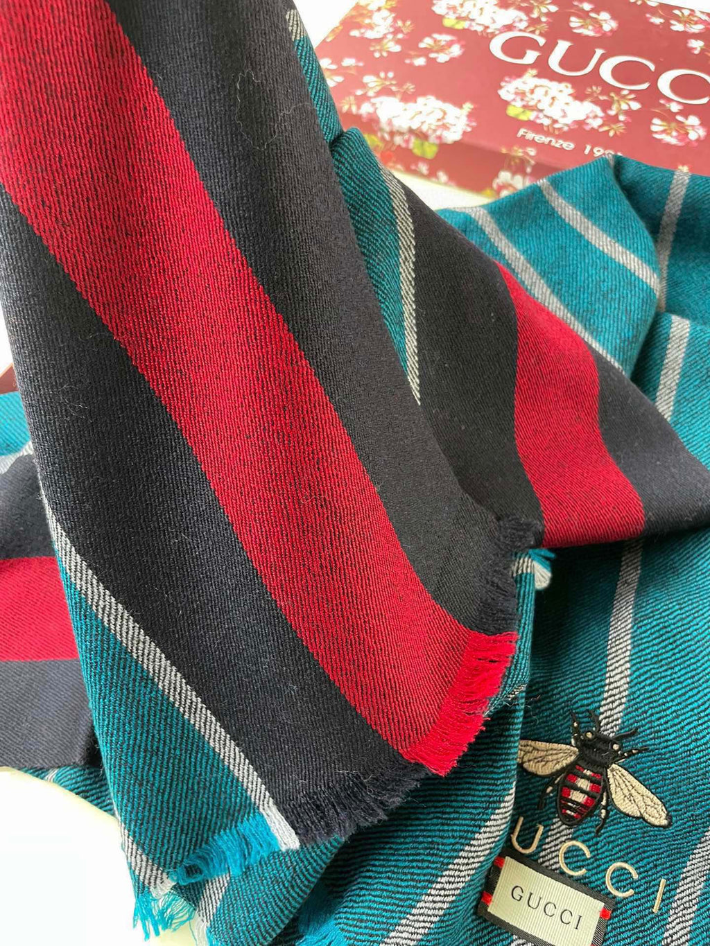 GUCCI SCARF 200 CM IN COLORFUL CASHMERE 402211