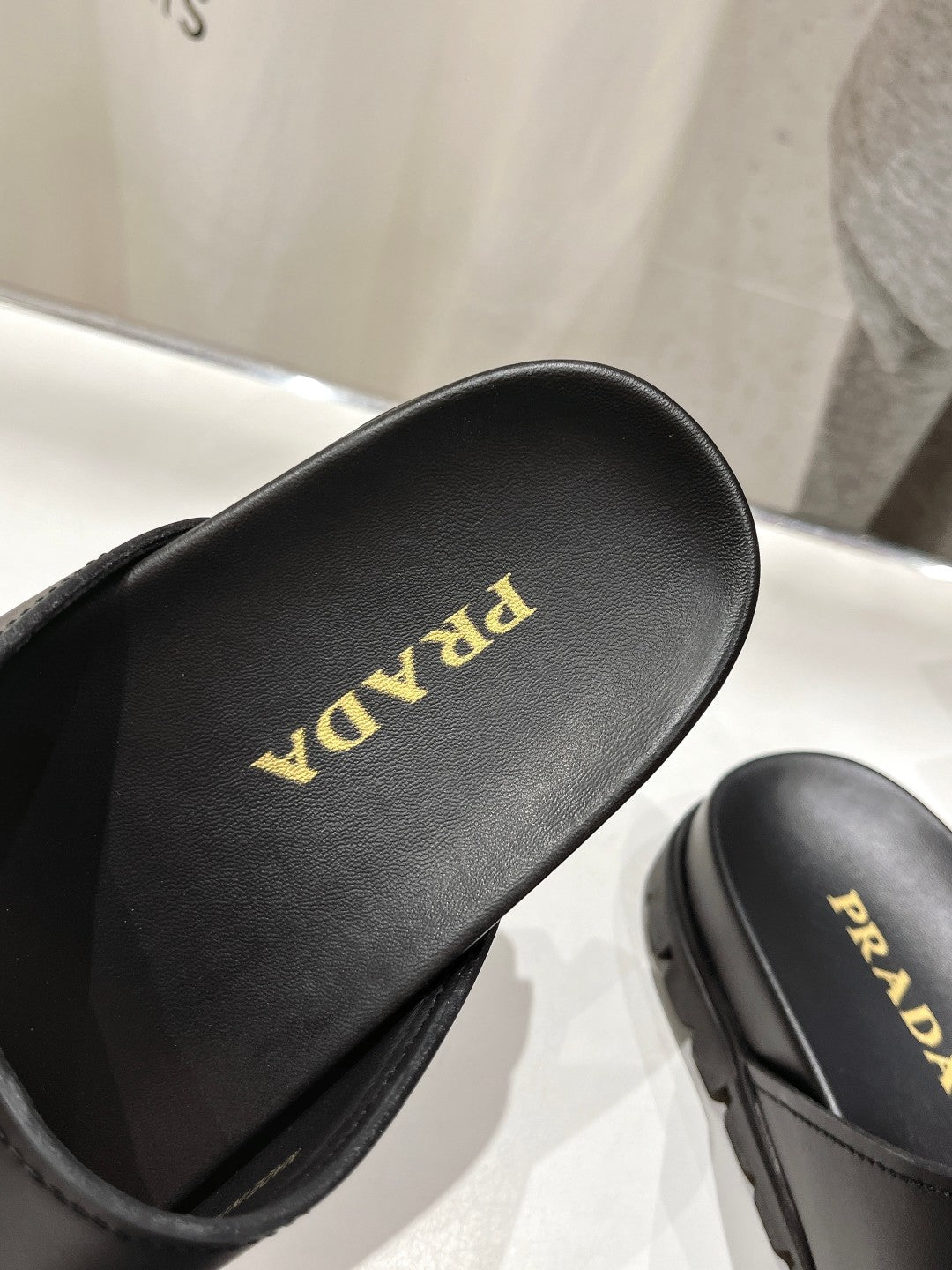 PRADA STRAP SLIDES SANLS BLACK CALFSKIN