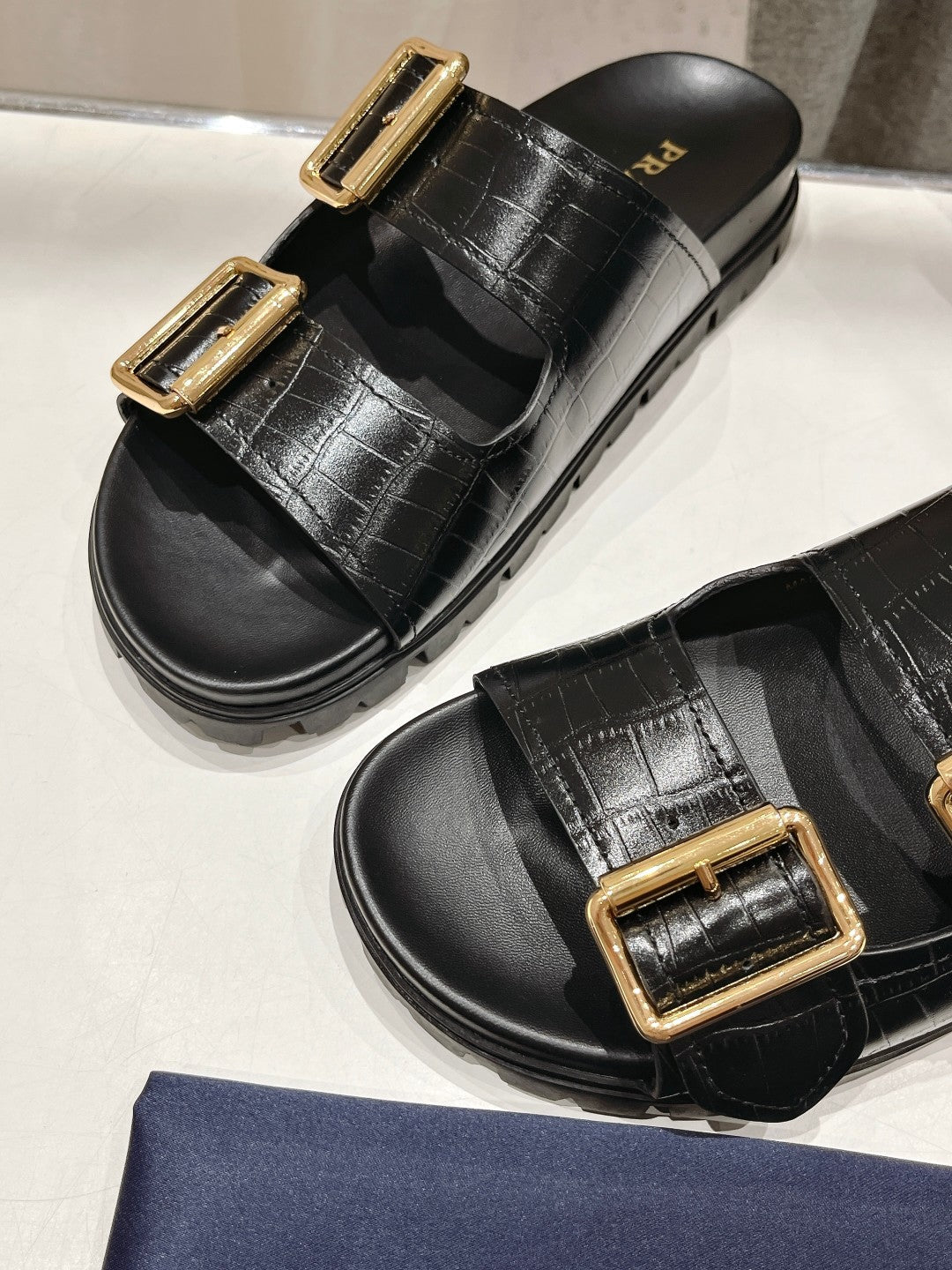 PRADA CROCODILE MOTIF STRAP SLIDES SANLS BLACK CALFSKIN