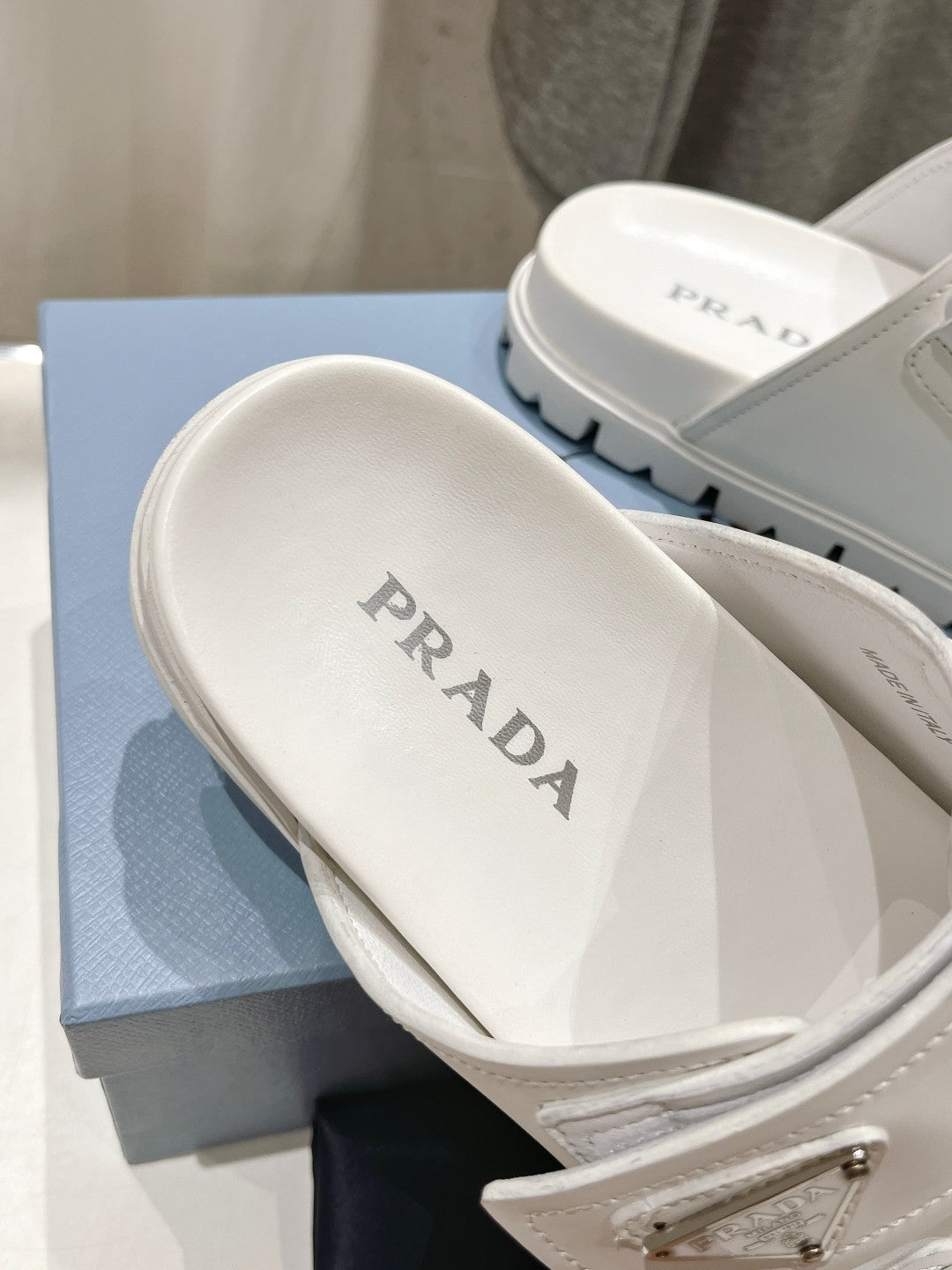 PRADA STRAP SANLS WHITE CALFSKIN