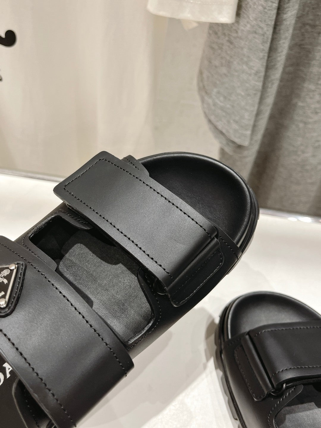 PRADA STRAP SANLS BLACK CALFSKIN