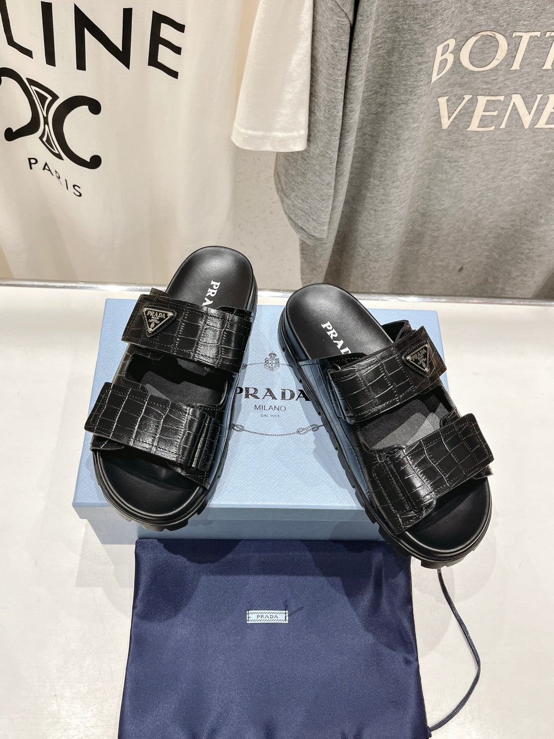 PRADA CROCODILE LEATHER MOTIF SANLS BLACK CALFSKIN