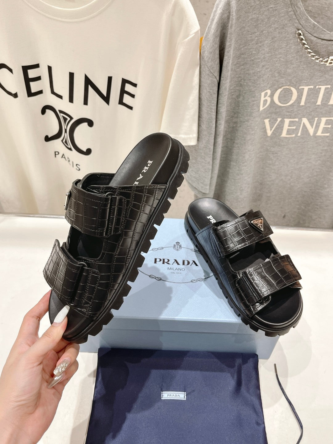 PRADA CROCODILE LEATHER MOTIF SANLS BLACK CALFSKIN