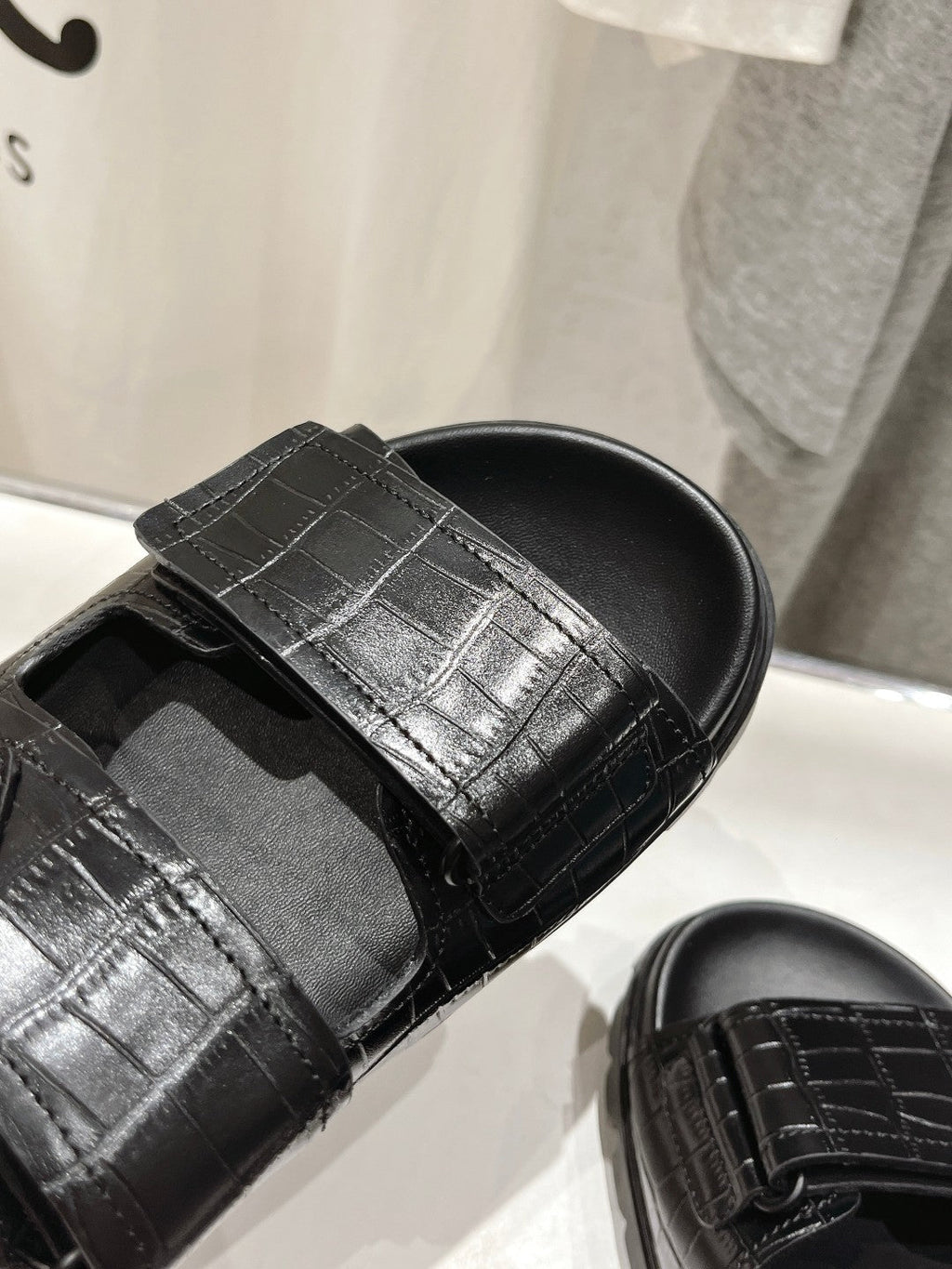 PRADA CROCODILE LEATHER MOTIF SANLS BLACK CALFSKIN