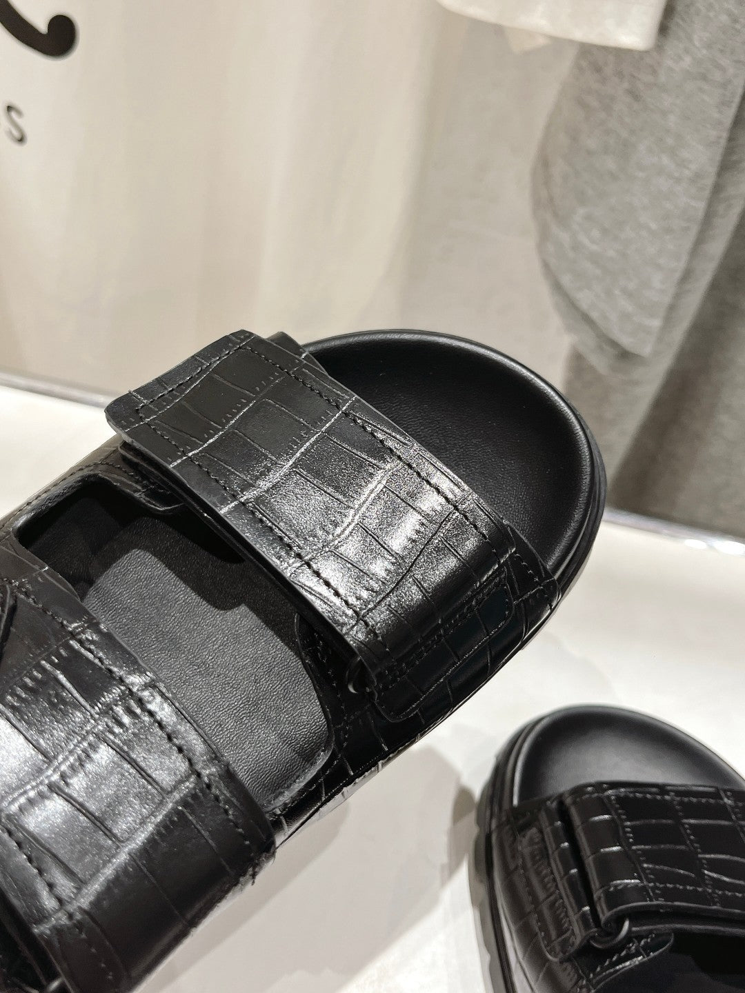 PRADA CROCODILE LEATHER MOTIF SANLS BLACK CALFSKIN