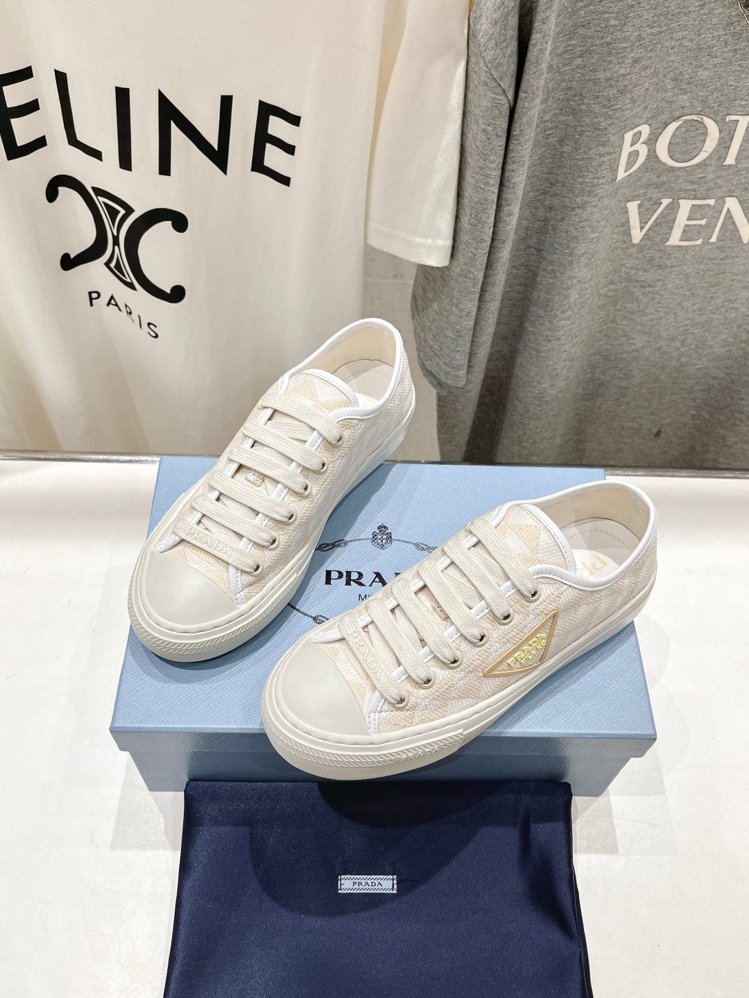 PRADA PRINTED COTTON SNEAKERS WHITE AND BEIGE CANVAS
