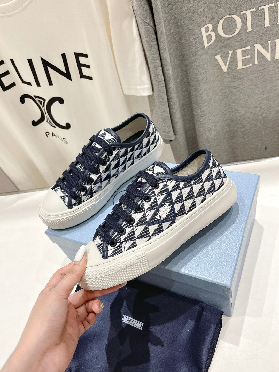 PRADA PRINTED COTTON SNEAKERS WHITE AND BLACK TRIANGLE CANVAS