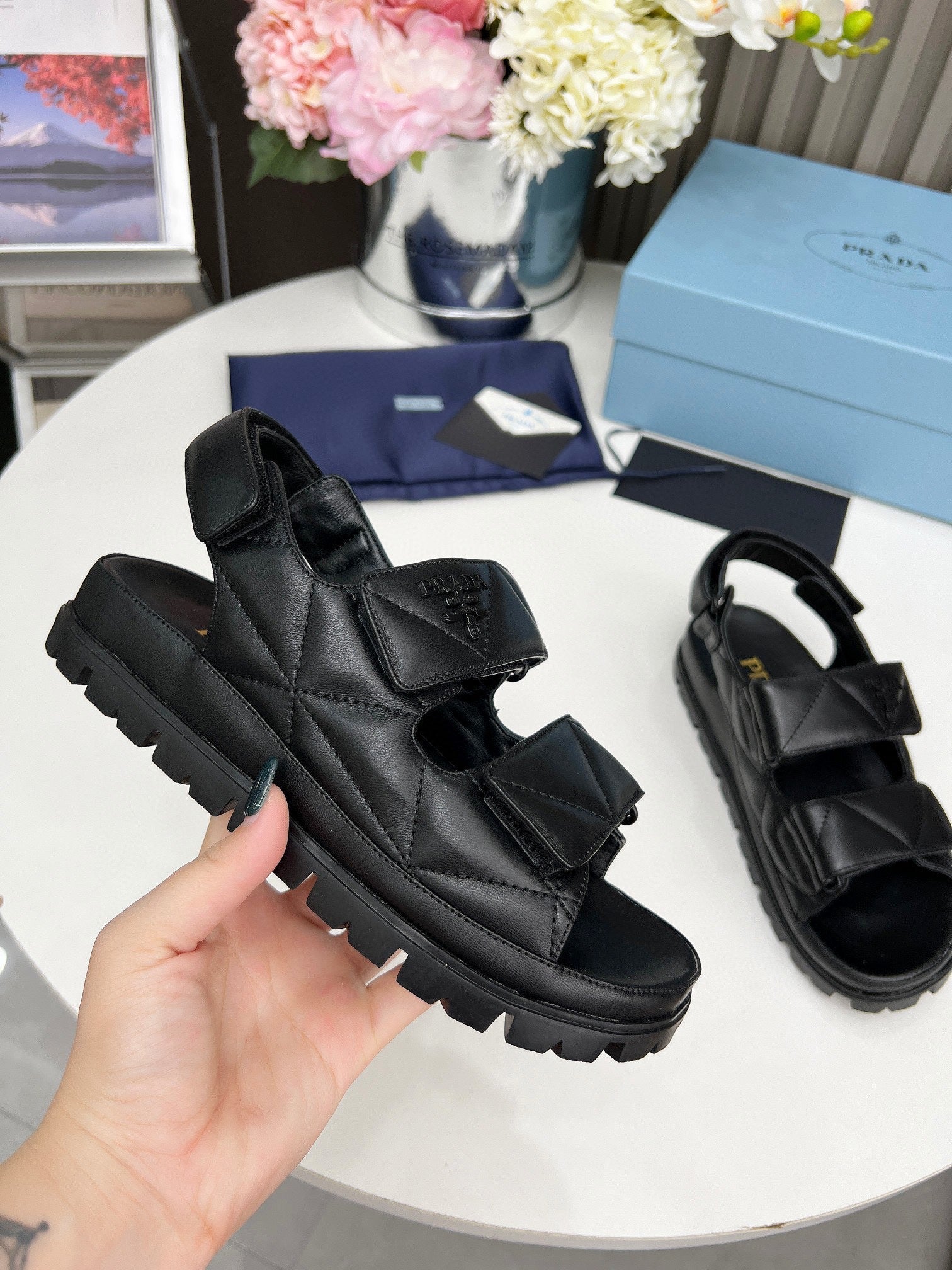 PRADA pra dad sandal black calfskin